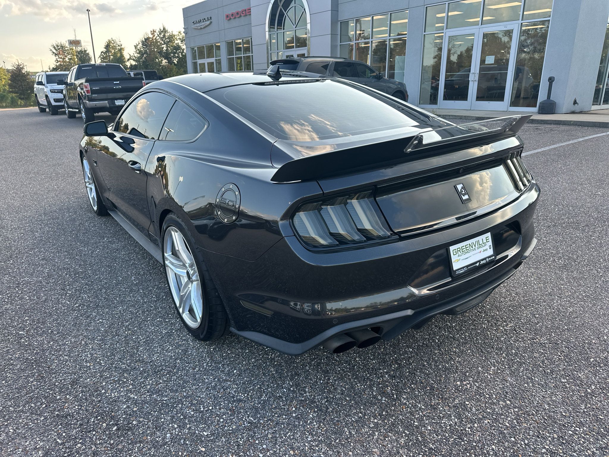 Used 2022 Ford Mustang GT Premium w/ Equipment Group 401A RWD image 4