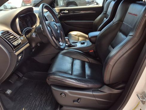 Used 2019 Jeep Grand Cherokee Trailhawk w/ Trailhawk Luxury Group AWD/4WD image 16