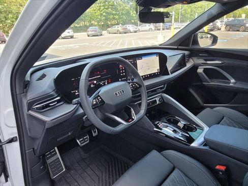 Certified 2025 Audi SQ5 Prestige w/ Prestige Package AWD/4WD image 12