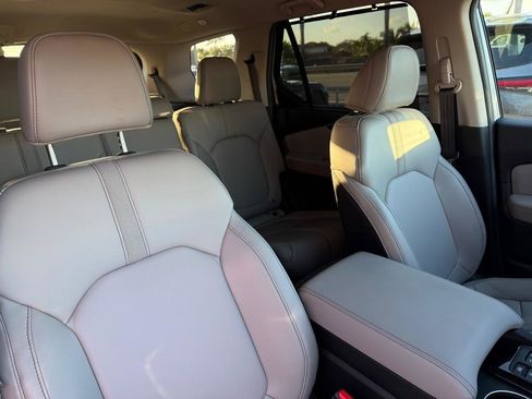 Used 2025 Honda Pilot EX-L image 35