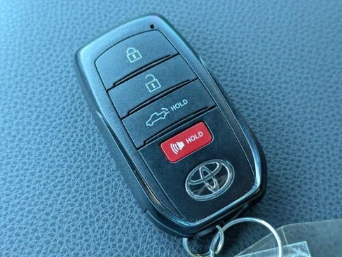 Used 2025 Toyota Tacoma TRD Pro AWD/4WD image 33