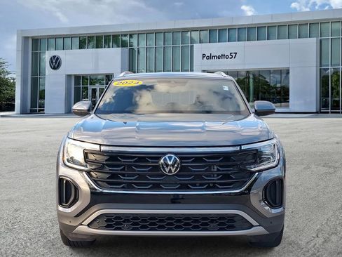 Used 2024 Volkswagen Atlas Cross Sport SE image 2