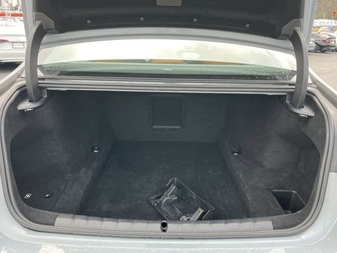 Used 2025 BMW 740i xDrive image 27