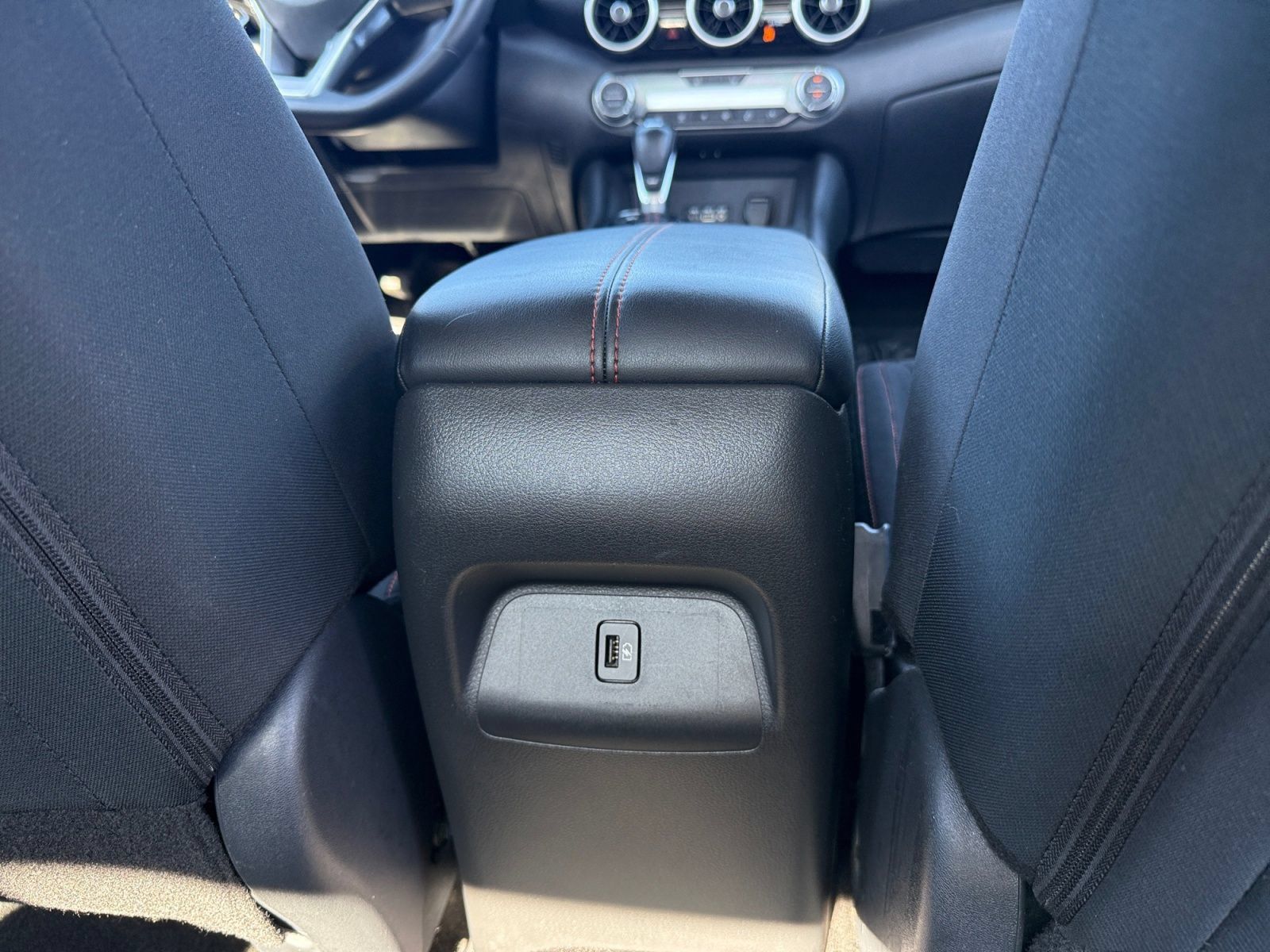 Used 2025 Nissan Sentra SR FWD image 34