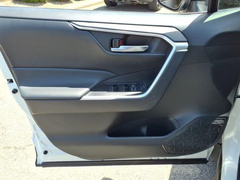 Used 2024 Toyota RAV4 XLE FWD image 9