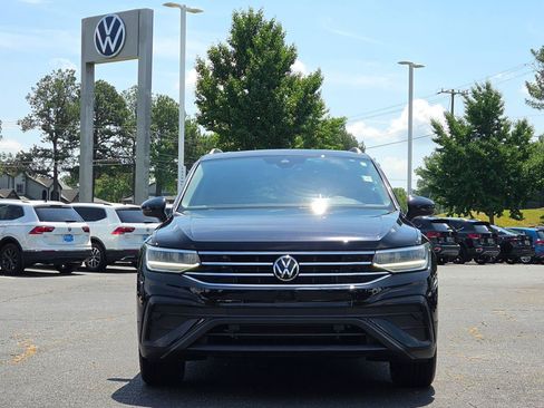 Certified 2023 Volkswagen Tiguan SE w/ Panoramic Sunroof Package FWD image 8
