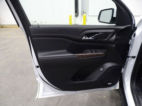 Used 2023 GMC Acadia Denali image 17