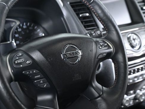 Used 2019 Nissan Pathfinder SL image 13