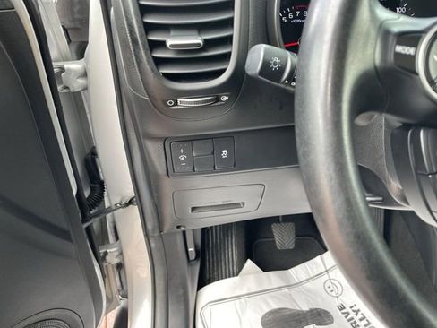 Used 2015 Kia Soul image 12