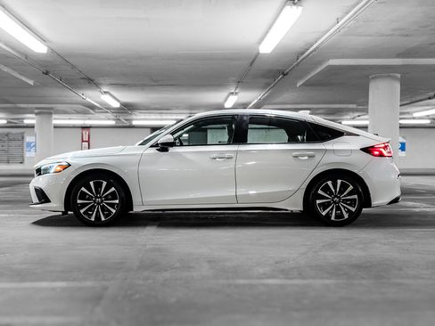 Used 2024 Honda Civic EX-L image 12