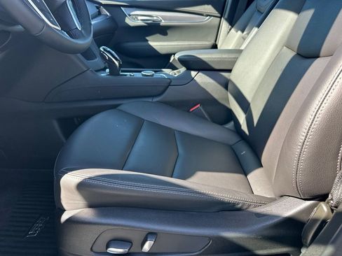 New 2026 Cadillac XT5 Luxury w/ LPO, Floor Liner Package AWD/4WD image 9