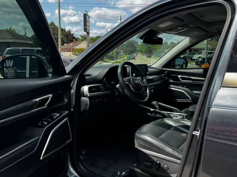 Used 2020 Kia Telluride S w/ S 8 Passenger Seating Package FWD image 12
