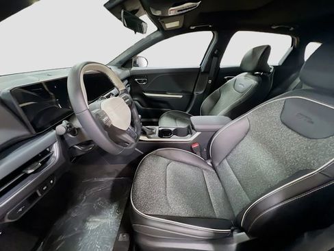 New 2025 Kia K4 GT-Line image 21