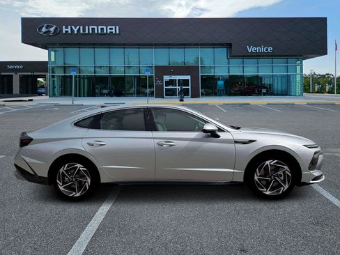 New 2026 Hyundai Sonata SEL FWD image 9
