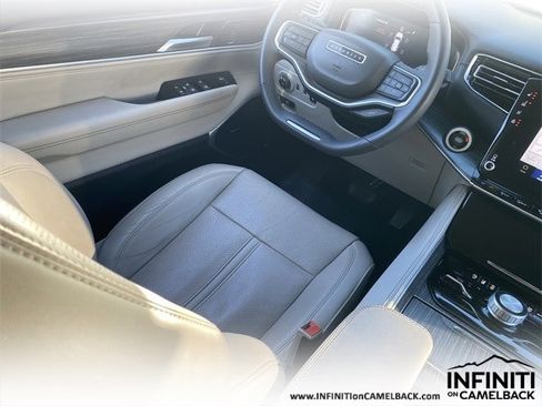 Used 2023 Jeep Wagoneer L Series II image 14