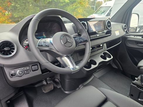 New 2025 Mercedes-Benz Sprinter 2500 image 22