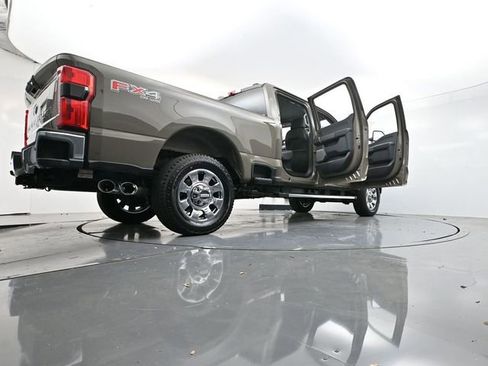 New 2026 Ford F250 Lariat w/ Chrome Package image 40