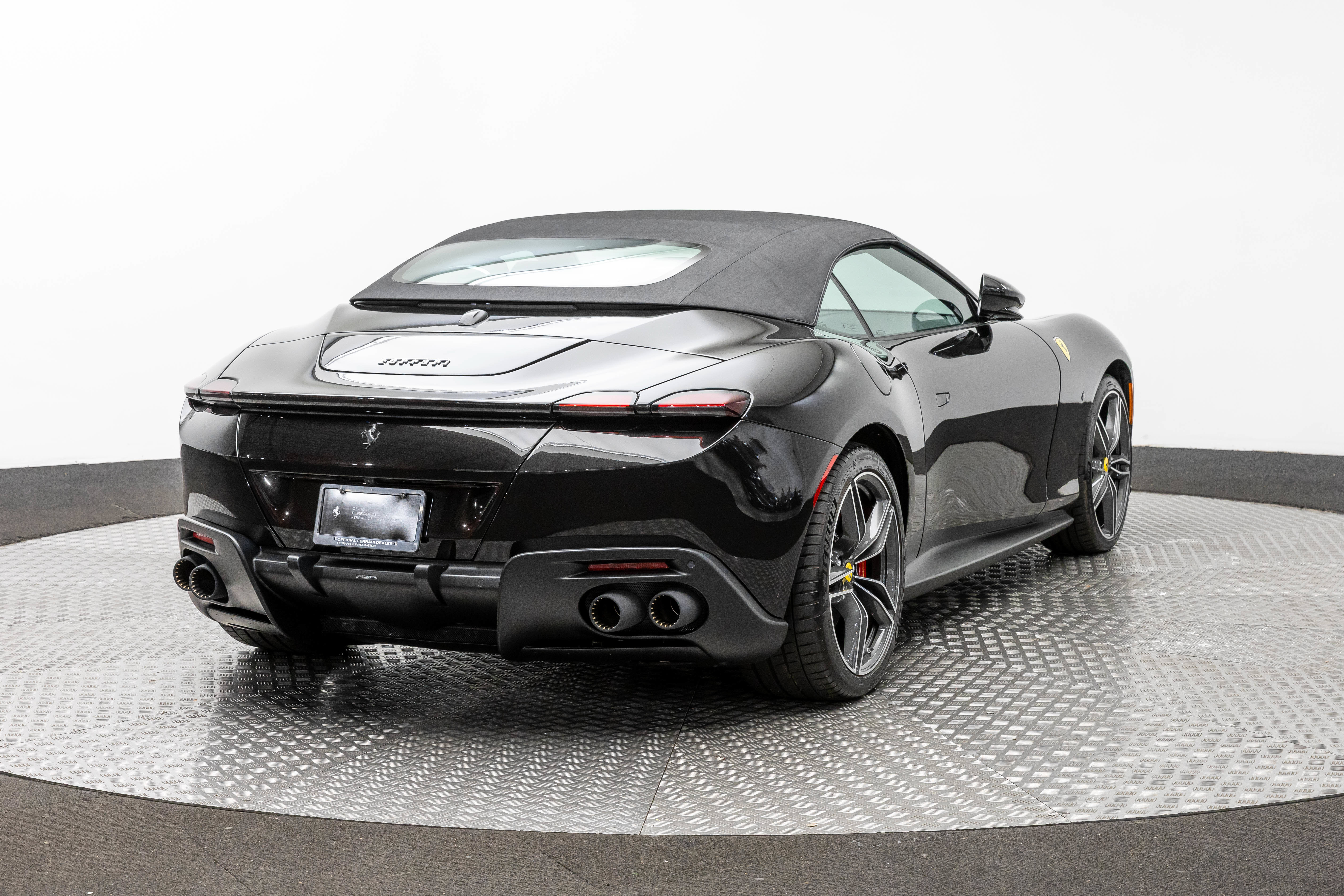 Certified 2025 Ferrari Roma Spider RWD image 38