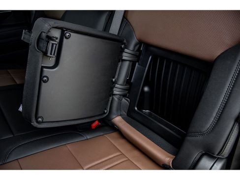 Used 2024 Chevrolet Silverado 2500 High Country w/ High Country Premium Package image 31