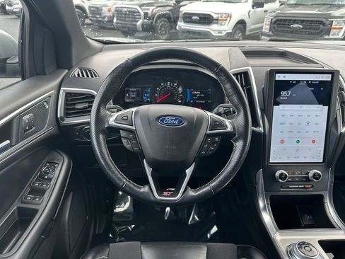 Used 2022 Ford Edge ST image 10