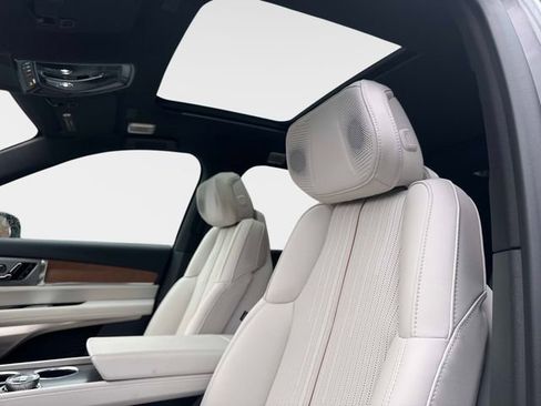 New 2026 Cadillac Vistiq Luxury image 18