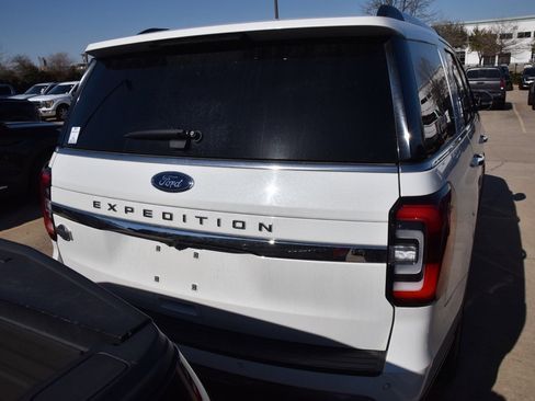 Used 2024 Ford Expedition King Ranch image 7
