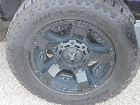 Used 2013 Jeep Wrangler Unlimited Sahara w/ Dual Top Group image 12