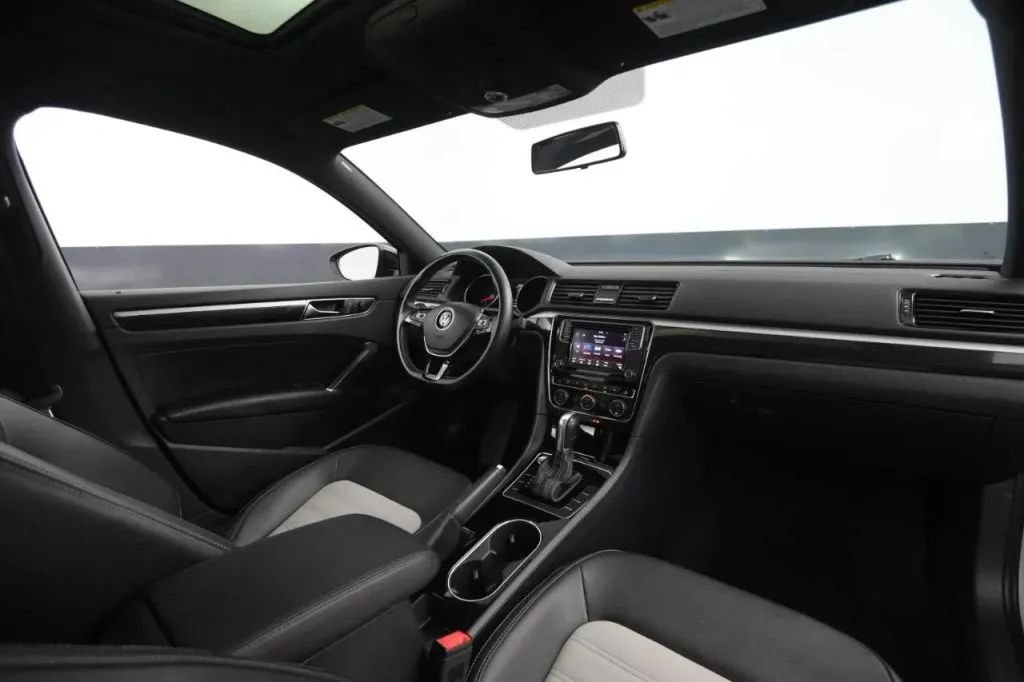 Used 2018 Volkswagen Passat GT FWD image 41