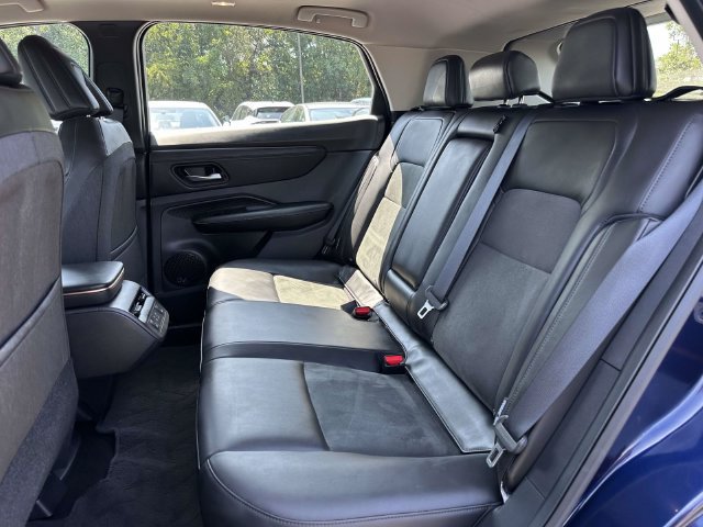 Used 2024 Nissan Ariya AWD image 18