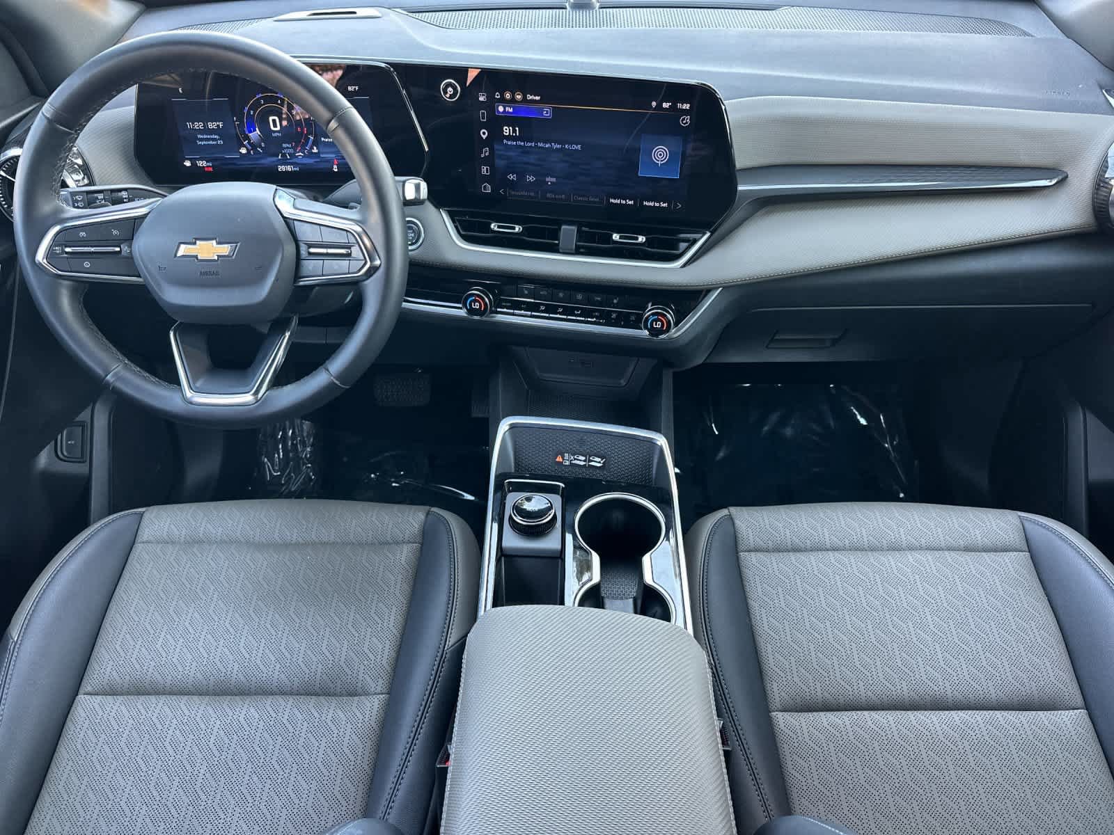 Used 2026 Chevrolet Equinox LT w/ Convenience Package II FWD image 4