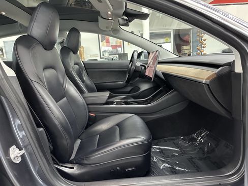 Used 2018 Tesla Model 3 image 17