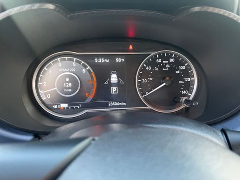 Used 2025 Nissan Versa SV image 39