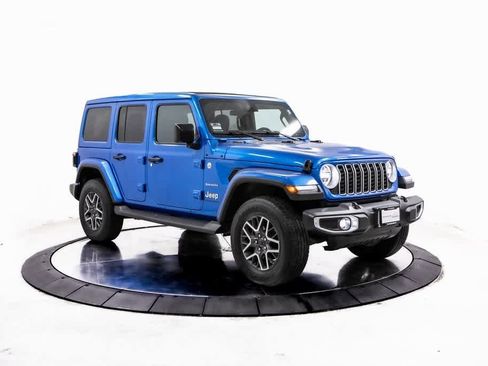 Used 2024 Jeep Wrangler Sahara image 9