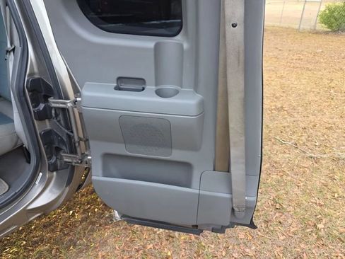 Used 2007 Nissan Titan XE w/ Preferred Pkg image 13