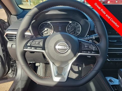 New 2025 Nissan Altima 2.5 SR w/ SR Premium Package FWD image 21