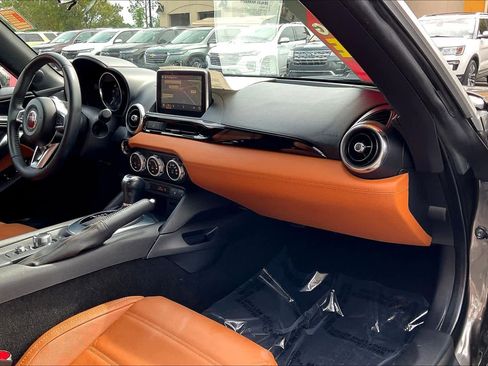 Used 2017 FIAT 124 Spider Lusso image 17