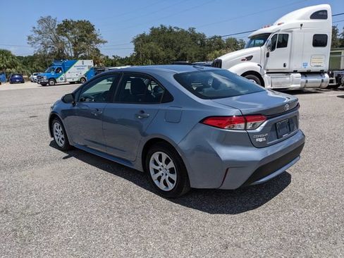 Used 2022 Toyota Corolla LE FWD image 6