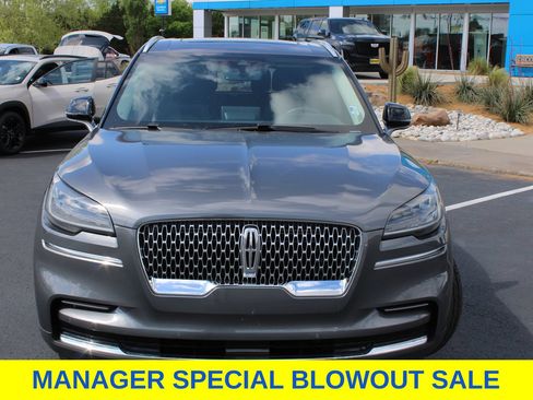 Used 2022 Lincoln Aviator AWD w/ Premium Package image 3