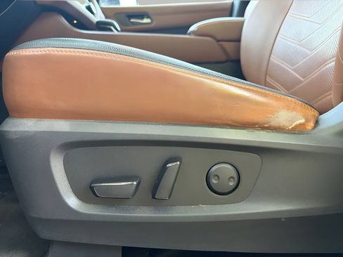 Used 2023 Nissan Pathfinder Platinum AWD/4WD image 18