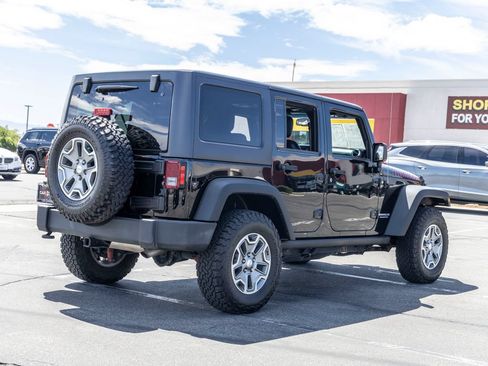 Used 2017 Jeep Wrangler Unlimited Rubicon w/ Cold Weather Group AWD/4WD image 6