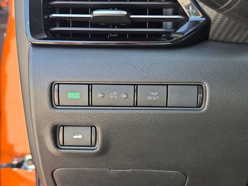 Certified 2025 Nissan Sentra SR w/ SR Premium Package FWD image 29