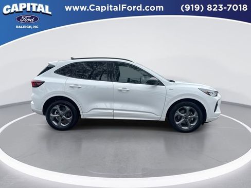 Certified 2023 Ford Escape ST-Line w/ Tech Pack #1 image 9