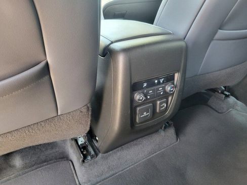 Used 2024 Buick Enclave Premium image 35