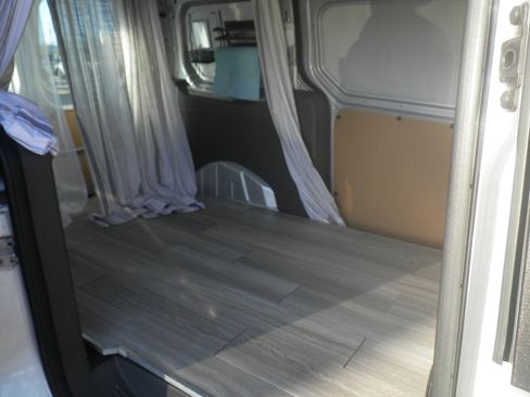 Used 2020 Ford Transit Connect XLT image 19