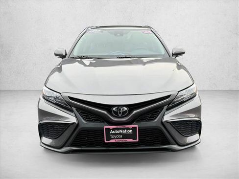 Used 2024 Toyota Camry SE image 2