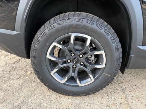 New 2026 Chevrolet Equinox ACTIV w/ Safety and Technology Package FWD image 9