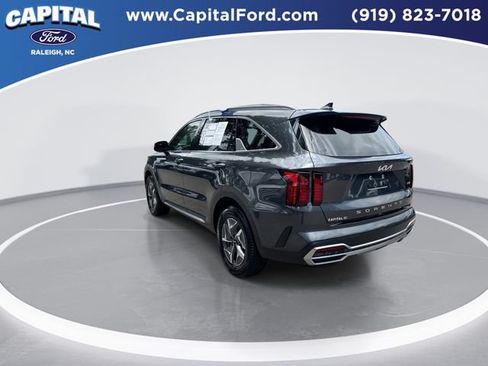 Used 2022 Kia Sorento EX w/ Panoramic Sunroof Package FWD image 6