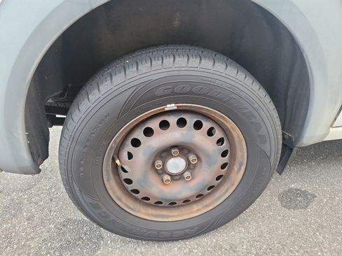 Used 2012 Ford Transit Connect XLT image 10