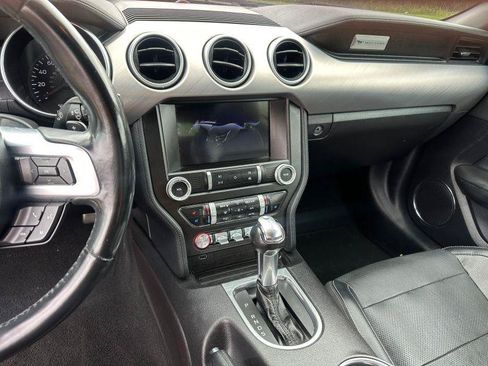 Used 2019 Ford Mustang Premium RWD image 9
