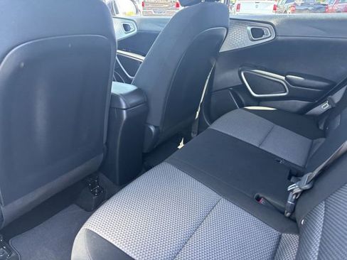 Used 2023 Kia Soul LX w/ Option Group 015 FWD image 17